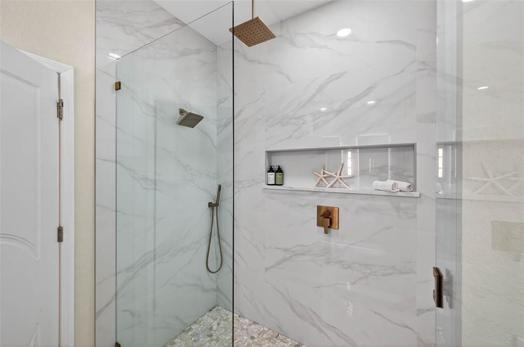 En Venta: $2,988,000 (5 camas, 4 baños, 5933 Pies cuadrados)