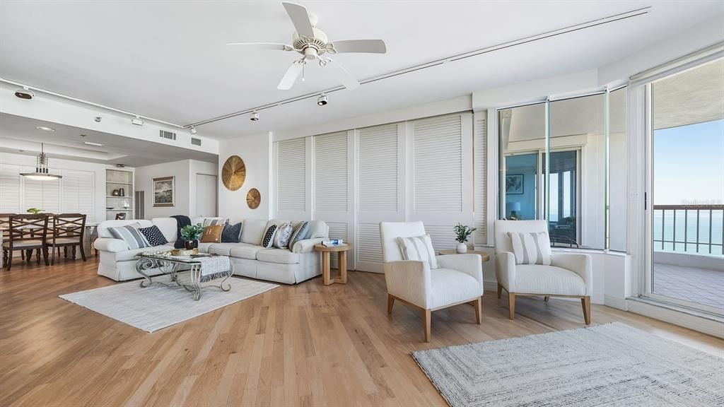Active With Contract: $1,850,000 (3 beds, 3 baths, 2410 Square Feet)