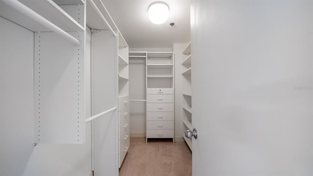 Active With Contract: $1,850,000 (3 beds, 3 baths, 2410 Square Feet)