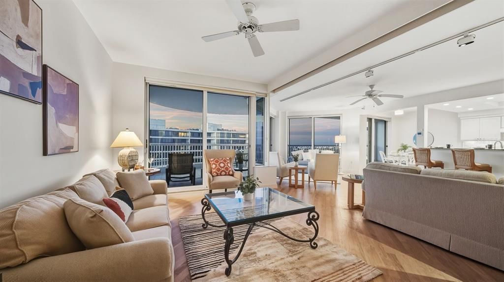 Active With Contract: $1,850,000 (3 beds, 3 baths, 2410 Square Feet)