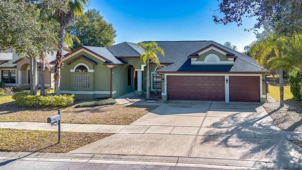 Activo con contrato: $446,000 (5 camas, 3 baños, 2552 Pies cuadrados)