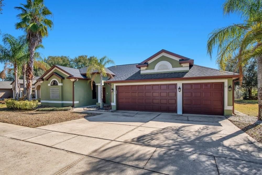 Activo con contrato: $446,000 (5 camas, 3 baños, 2552 Pies cuadrados)
