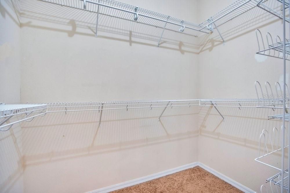 Activo con contrato: $446,000 (5 camas, 3 baños, 2552 Pies cuadrados)
