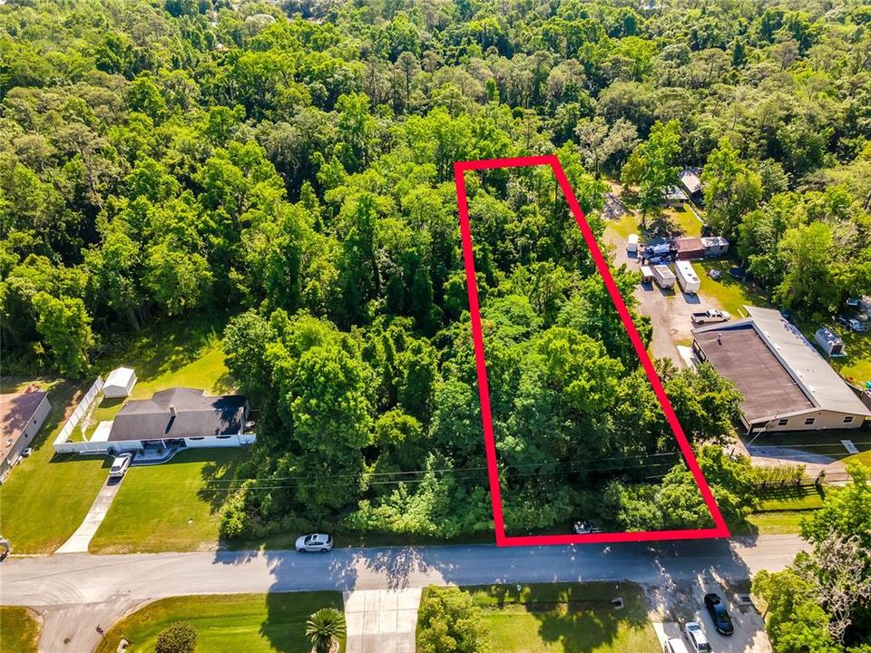 На продажу: $175,000 (0.77 acres)