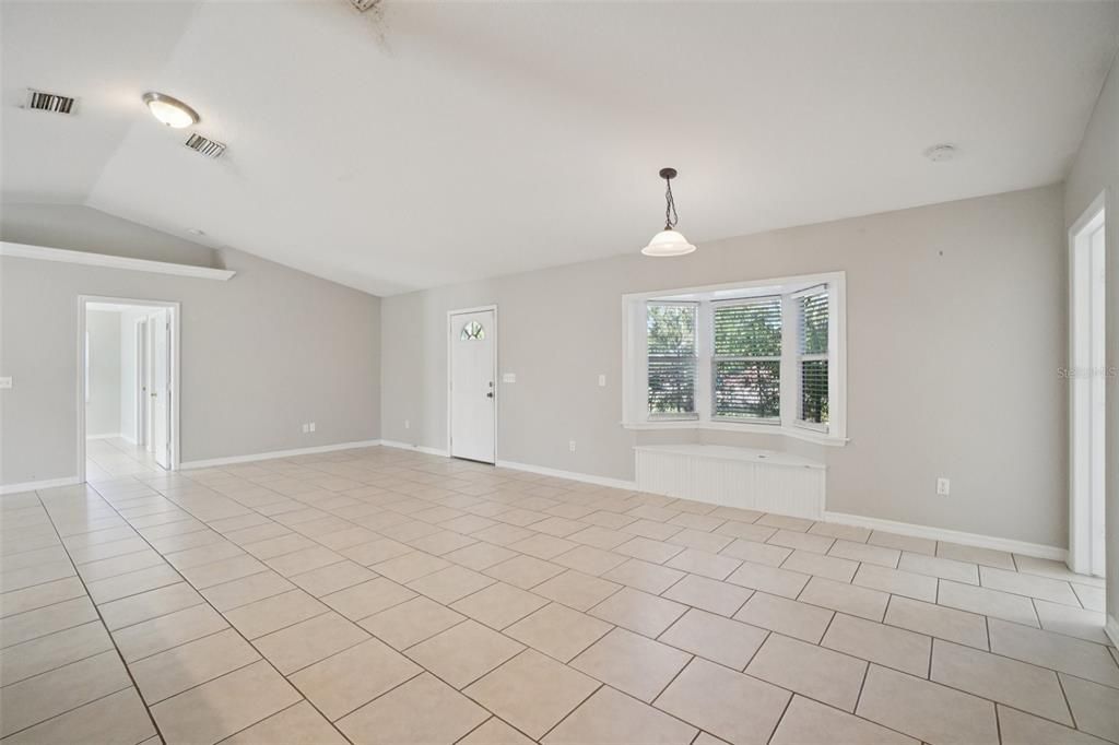 Active With Contract: $374,900 (3 beds, 2 baths, 1669 Square Feet)
