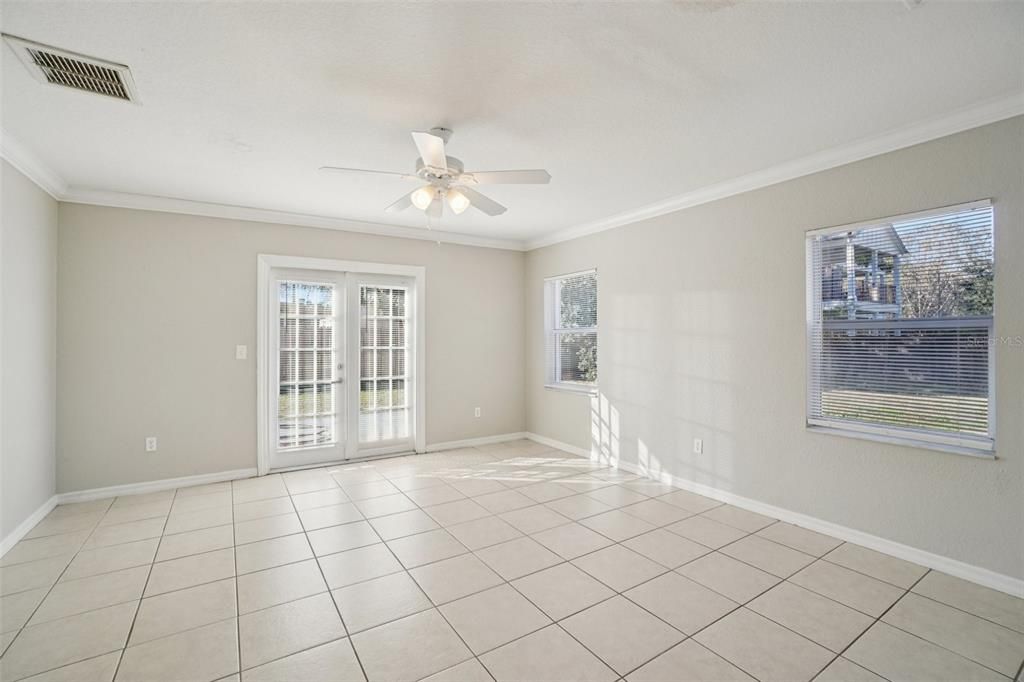 Active With Contract: $374,900 (3 beds, 2 baths, 1669 Square Feet)