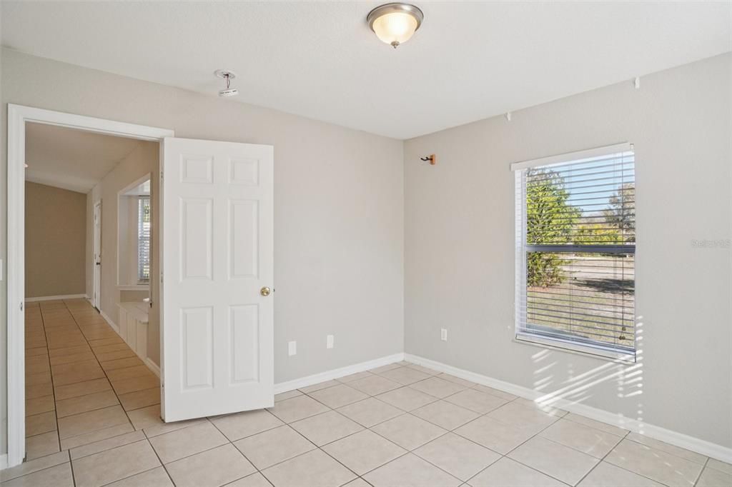 Active With Contract: $374,900 (3 beds, 2 baths, 1669 Square Feet)