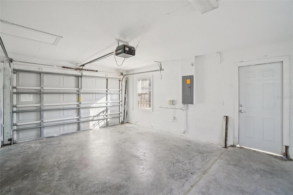 Active With Contract: $374,900 (3 beds, 2 baths, 1669 Square Feet)