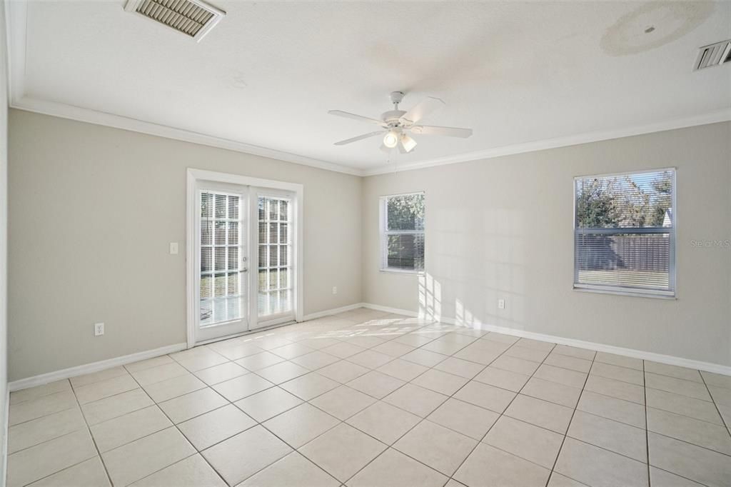 Active With Contract: $374,900 (3 beds, 2 baths, 1669 Square Feet)