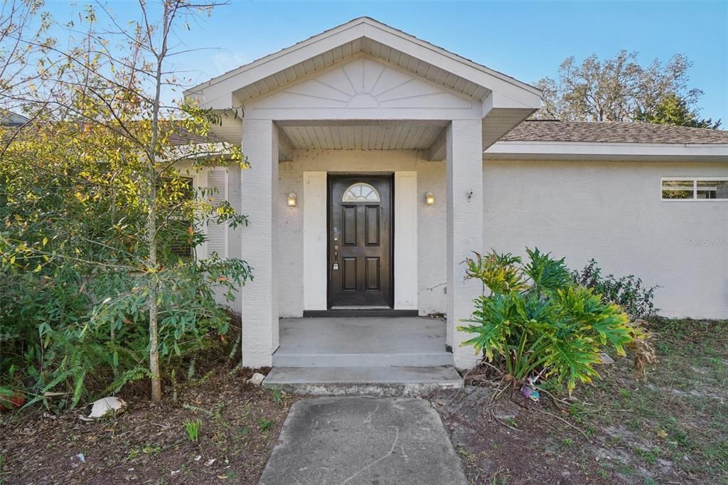 Active With Contract: $374,900 (3 beds, 2 baths, 1669 Square Feet)