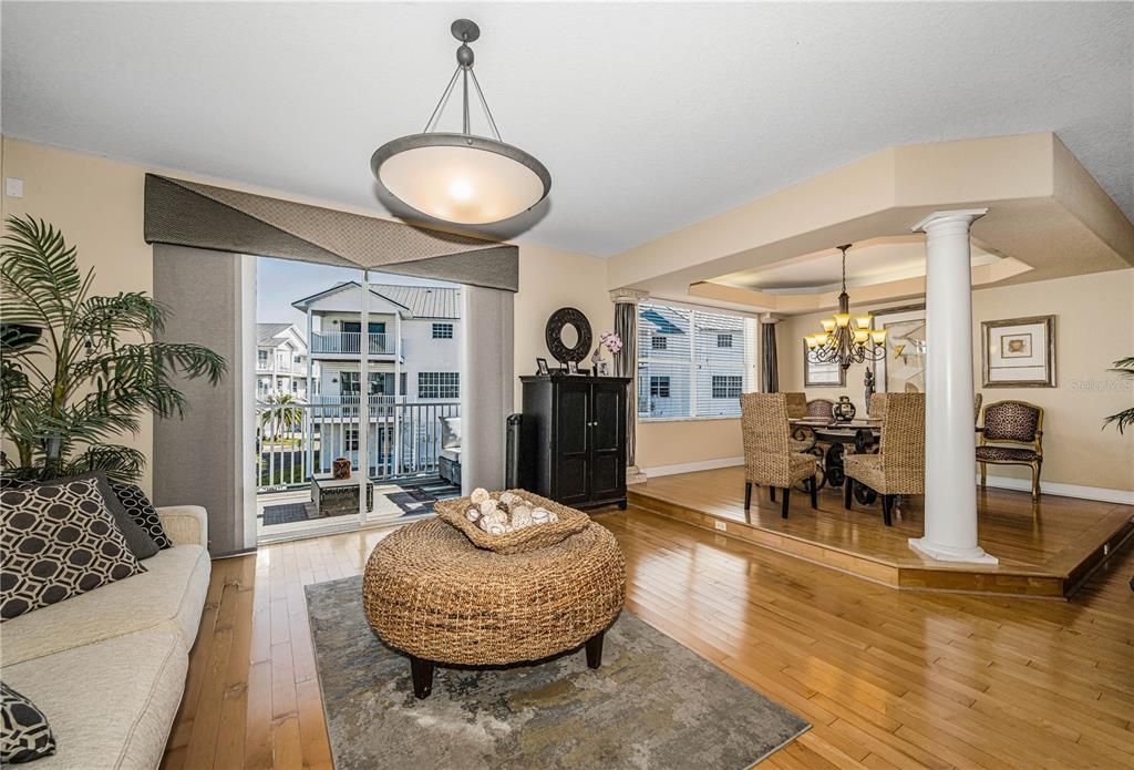 For Sale: $1,150,000 (3 beds, 2 baths, 2583 Square Feet)