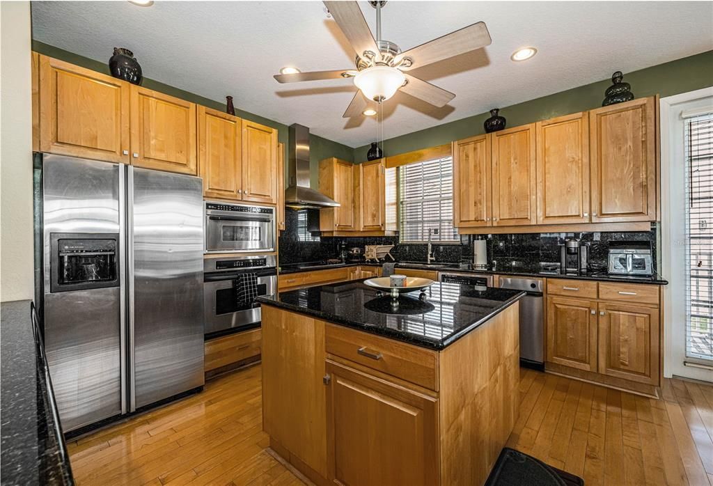 For Sale: $1,150,000 (3 beds, 2 baths, 2583 Square Feet)
