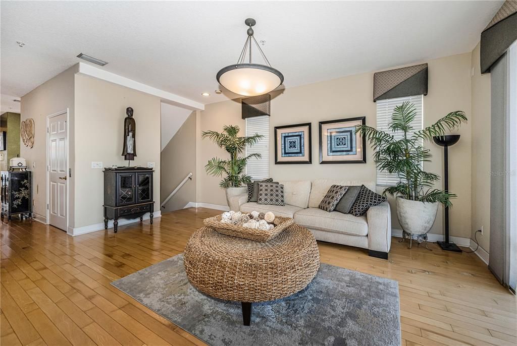 For Sale: $1,150,000 (3 beds, 2 baths, 2583 Square Feet)