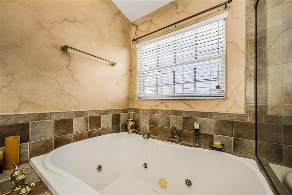 For Sale: $1,150,000 (3 beds, 2 baths, 2583 Square Feet)