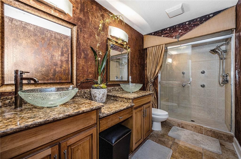 For Sale: $1,150,000 (3 beds, 2 baths, 2583 Square Feet)