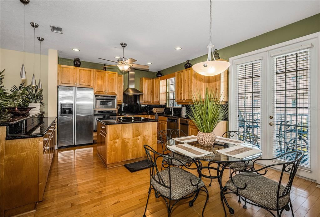 For Sale: $1,150,000 (3 beds, 2 baths, 2583 Square Feet)