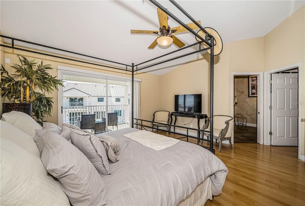 For Sale: $1,150,000 (3 beds, 2 baths, 2583 Square Feet)