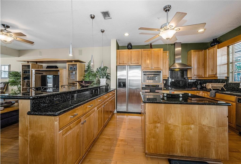 For Sale: $1,150,000 (3 beds, 2 baths, 2583 Square Feet)