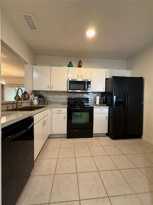 For Sale: $179,900 (3 beds, 2 baths, 1151 Square Feet)