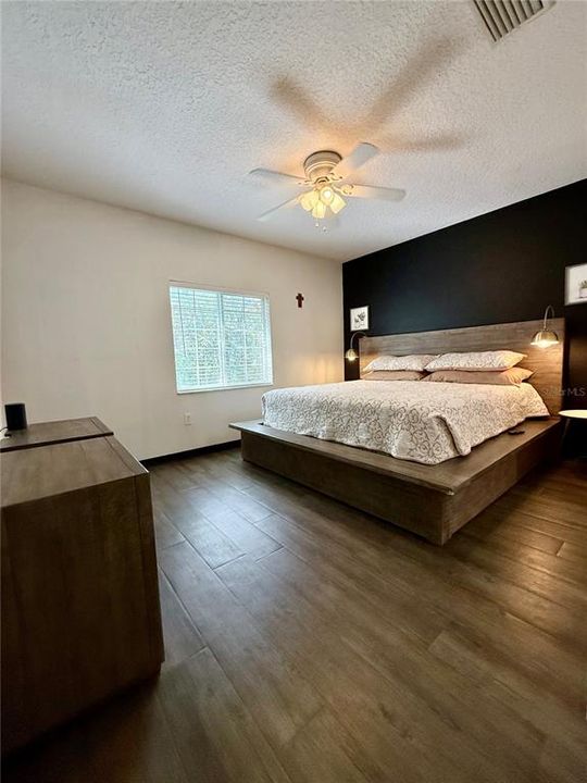 For Sale: $179,900 (3 beds, 2 baths, 1151 Square Feet)