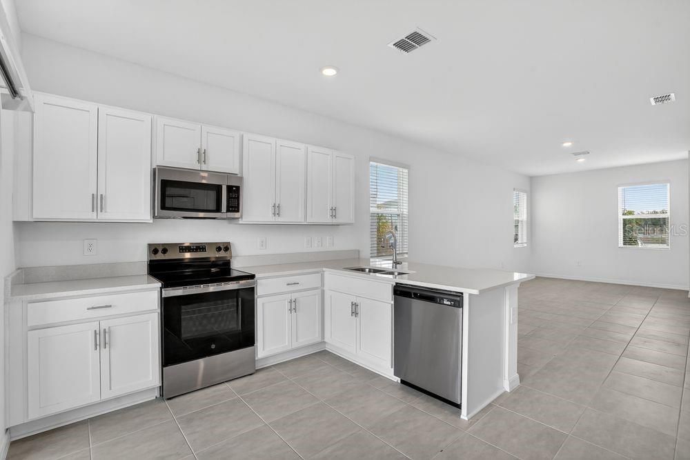 待售: $229,999 (2 贝兹, 2 浴室, 1205 平方英尺)