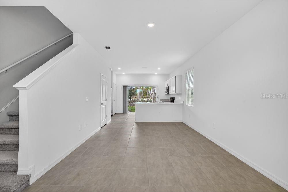 待售: $229,999 (2 贝兹, 2 浴室, 1205 平方英尺)