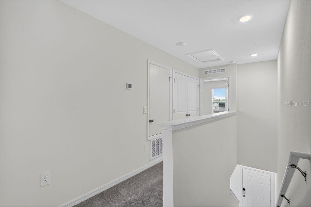 待售: $229,999 (2 贝兹, 2 浴室, 1205 平方英尺)