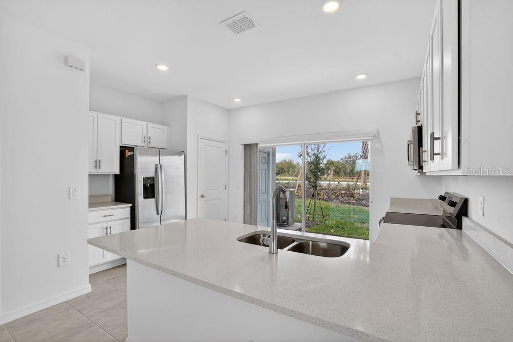 待售: $229,999 (2 贝兹, 2 浴室, 1205 平方英尺)