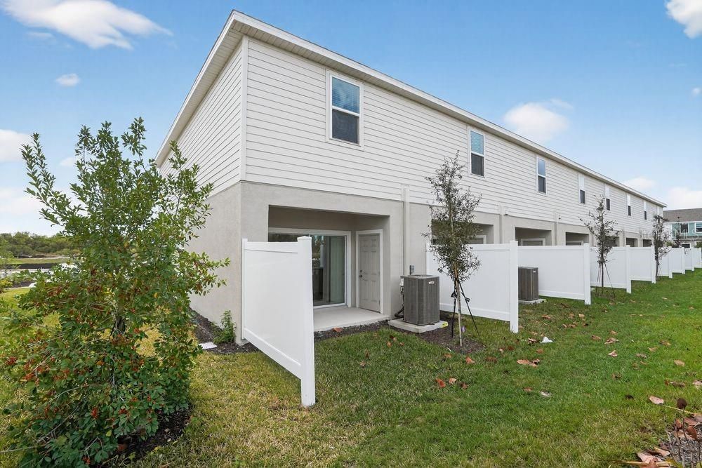 待售: $229,999 (2 贝兹, 2 浴室, 1205 平方英尺)