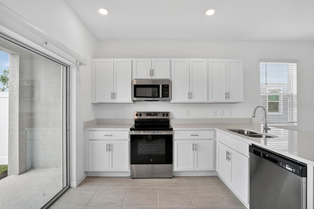 待售: $229,999 (2 贝兹, 2 浴室, 1205 平方英尺)