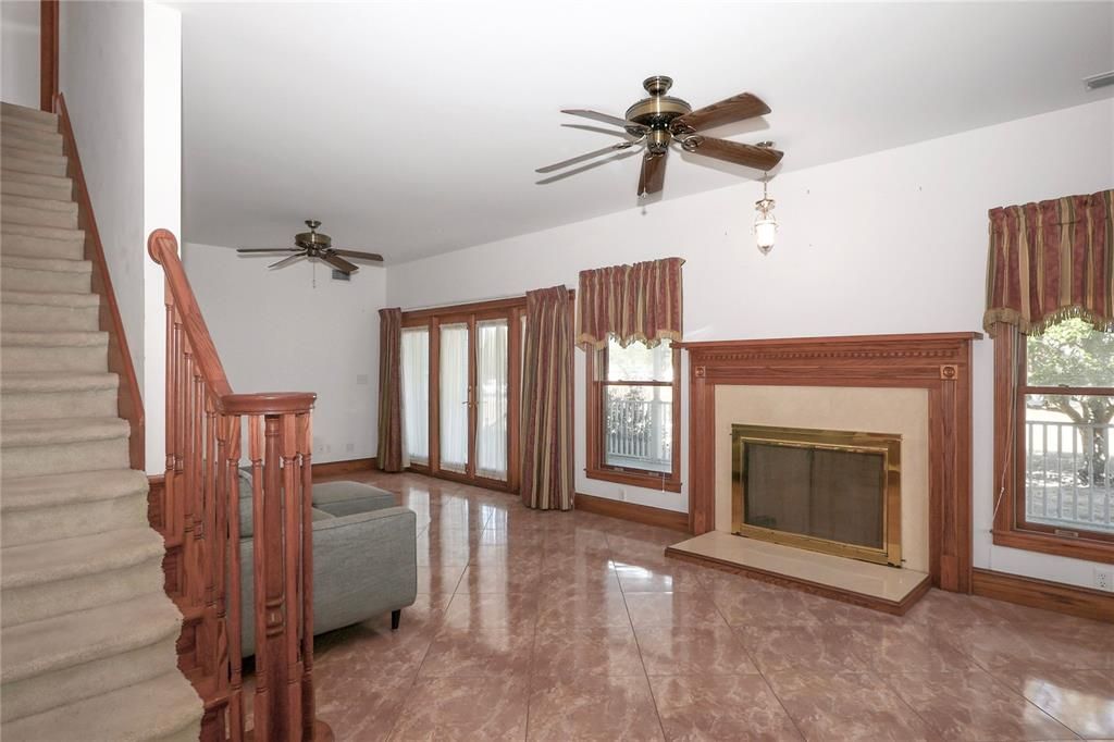 For Sale: $649,000 (2 beds, 3 baths, 2581 Square Feet)
