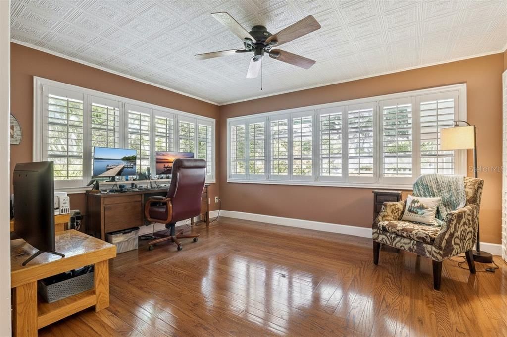 For Sale: $965,000 (3 beds, 2 baths, 2344 Square Feet)