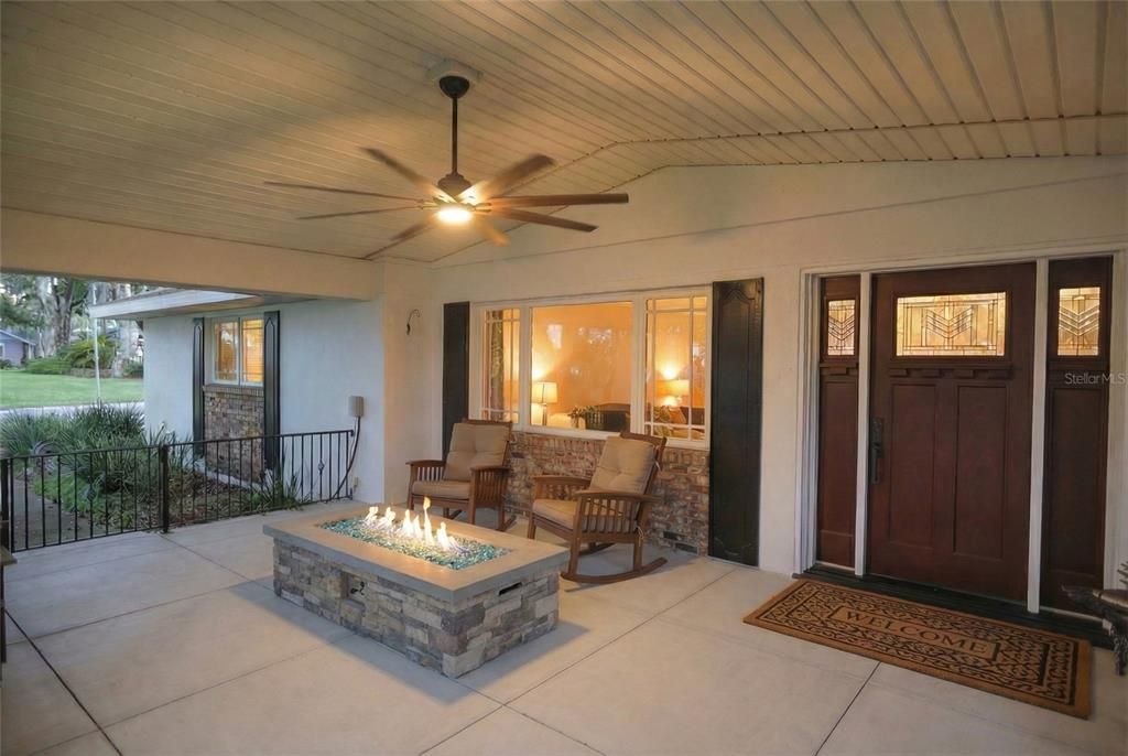 For Sale: $965,000 (3 beds, 2 baths, 2344 Square Feet)