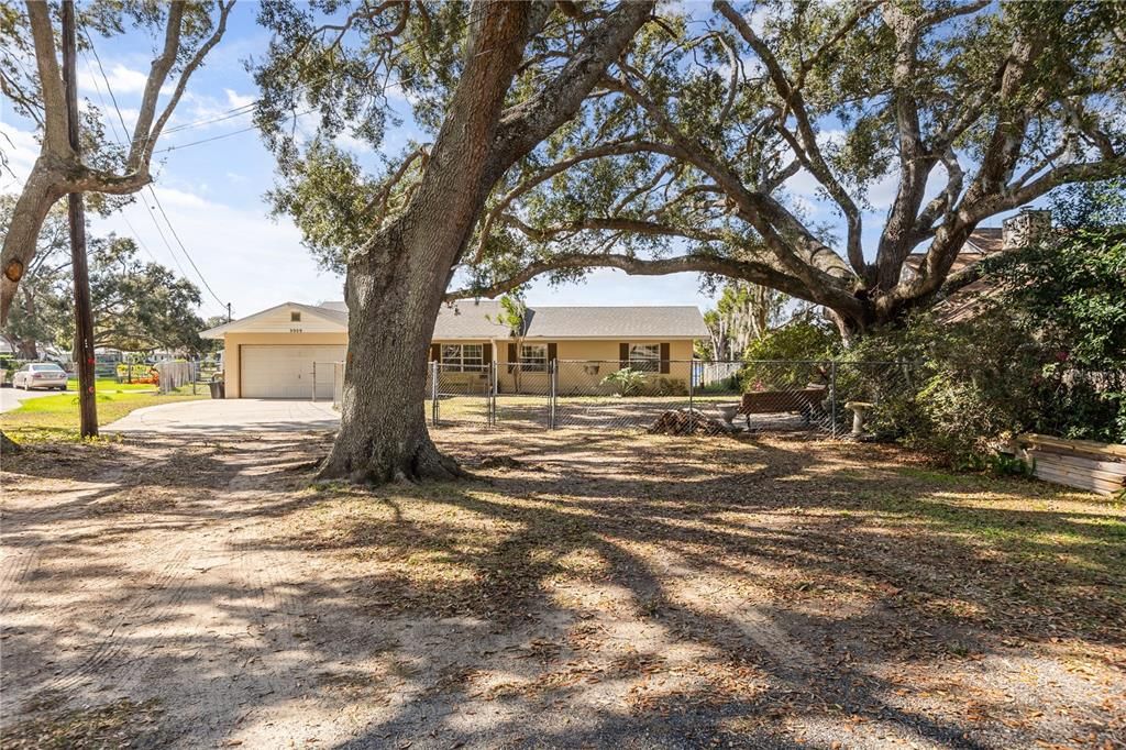 En Venta: $795,000 (4 camas, 2 baños, 2756 Pies cuadrados)