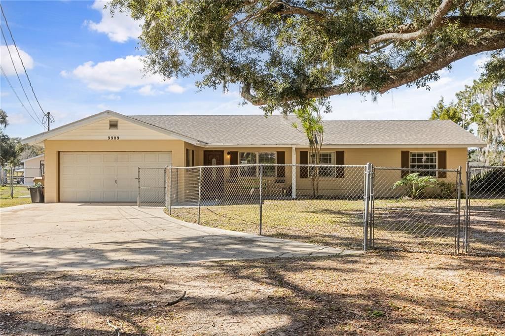 En Venta: $795,000 (4 camas, 2 baños, 2756 Pies cuadrados)