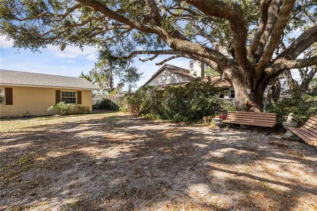 En Venta: $795,000 (4 camas, 2 baños, 2756 Pies cuadrados)