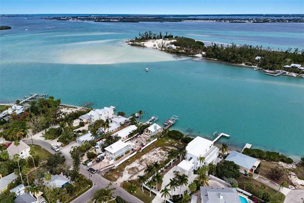 待售: $3,249,000 (0.26 acres)