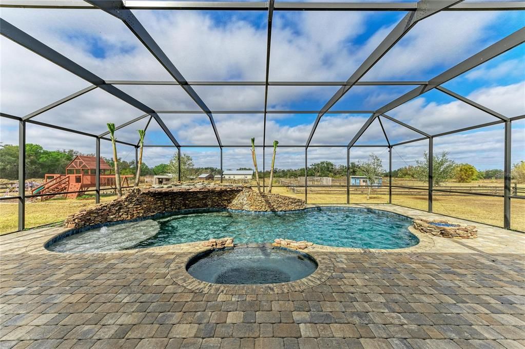 En Venta: $874,900 (3 camas, 2 baños, 1671 Pies cuadrados)