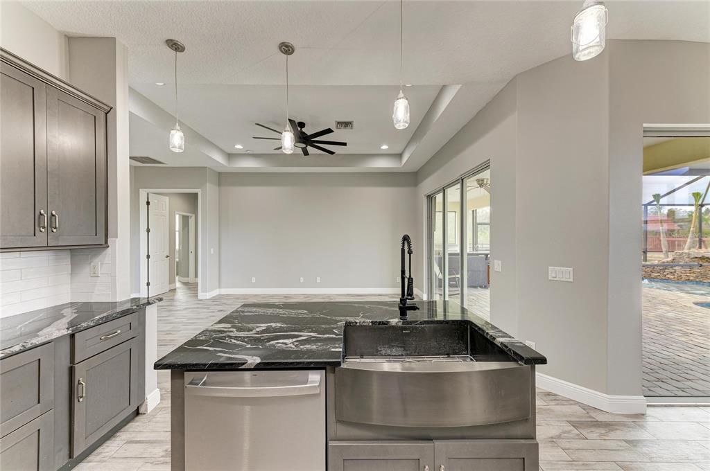 En Venta: $874,900 (3 camas, 2 baños, 1671 Pies cuadrados)