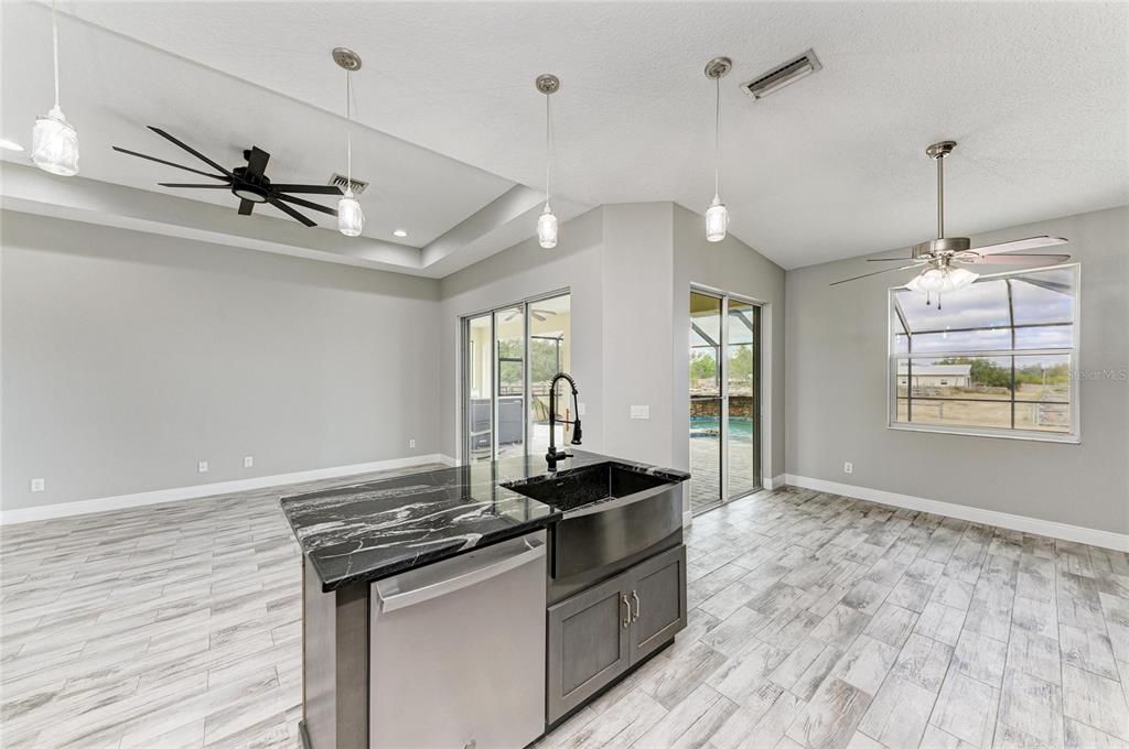 En Venta: $874,900 (3 camas, 2 baños, 1671 Pies cuadrados)