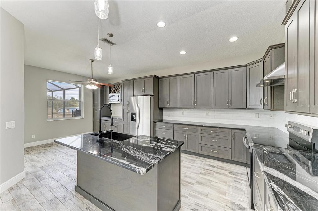 En Venta: $874,900 (3 camas, 2 baños, 1671 Pies cuadrados)