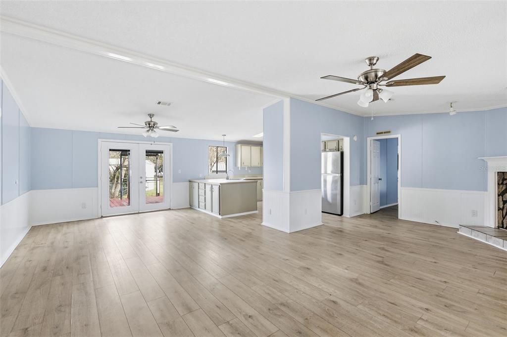 For Sale: $210,000 (3 beds, 2 baths, 1620 Square Feet)