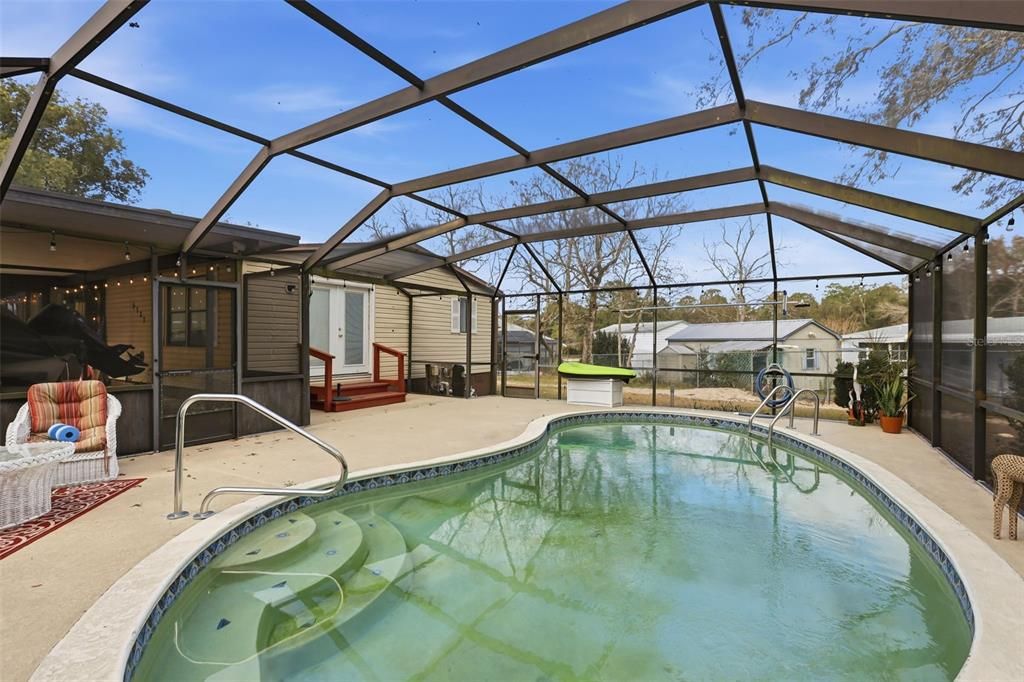 For Sale: $210,000 (3 beds, 2 baths, 1620 Square Feet)
