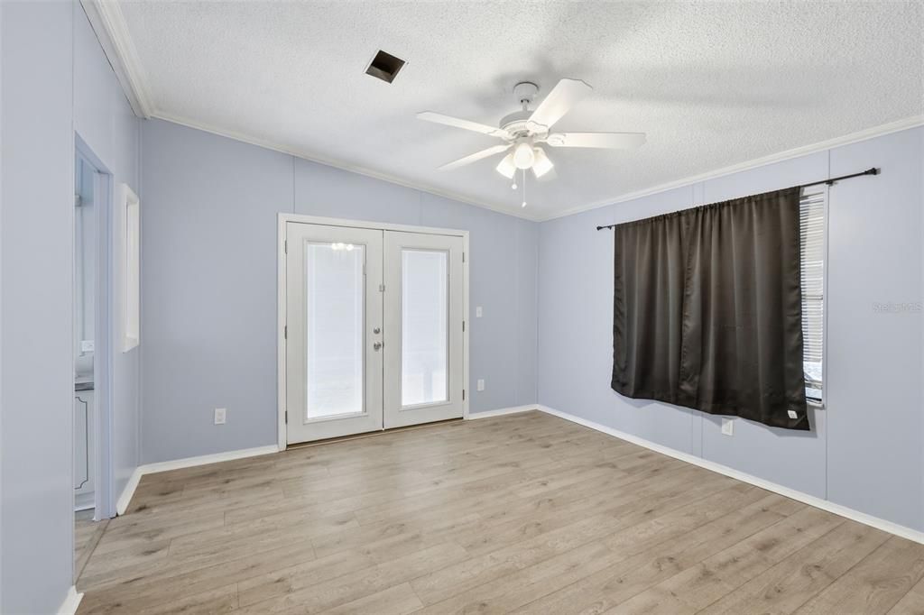 For Sale: $210,000 (3 beds, 2 baths, 1620 Square Feet)