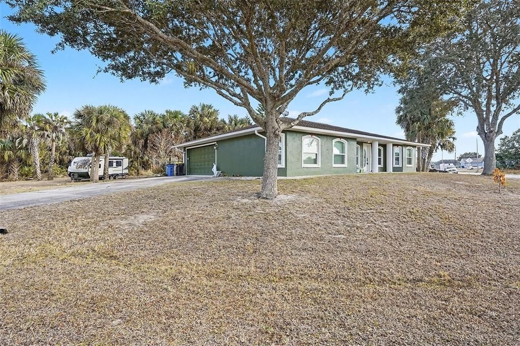 Active With Contract: $339,000 (3 beds, 2 baths, 1850 Square Feet)