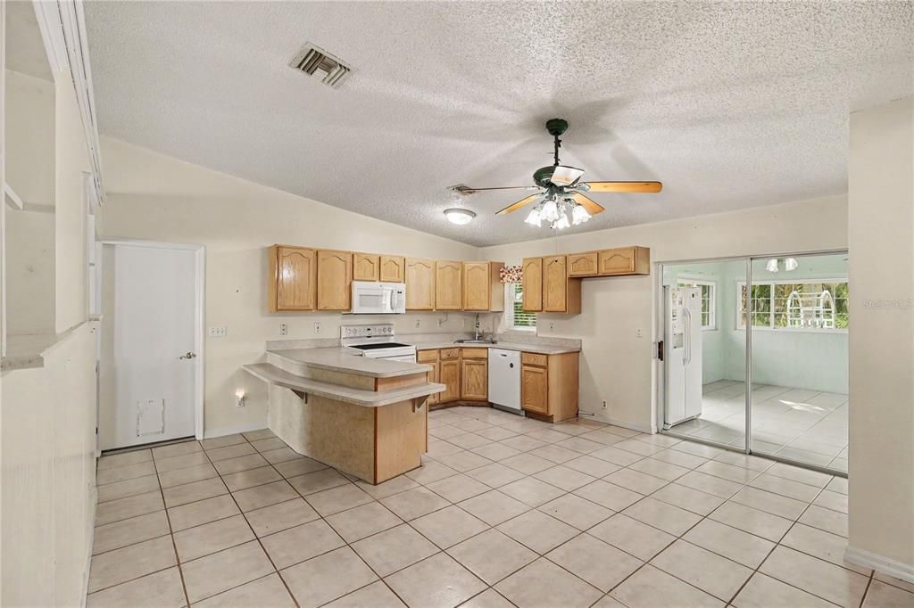 Active With Contract: $339,000 (3 beds, 2 baths, 1850 Square Feet)
