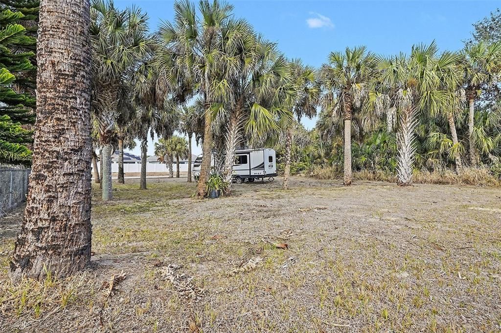 Active With Contract: $339,000 (3 beds, 2 baths, 1850 Square Feet)