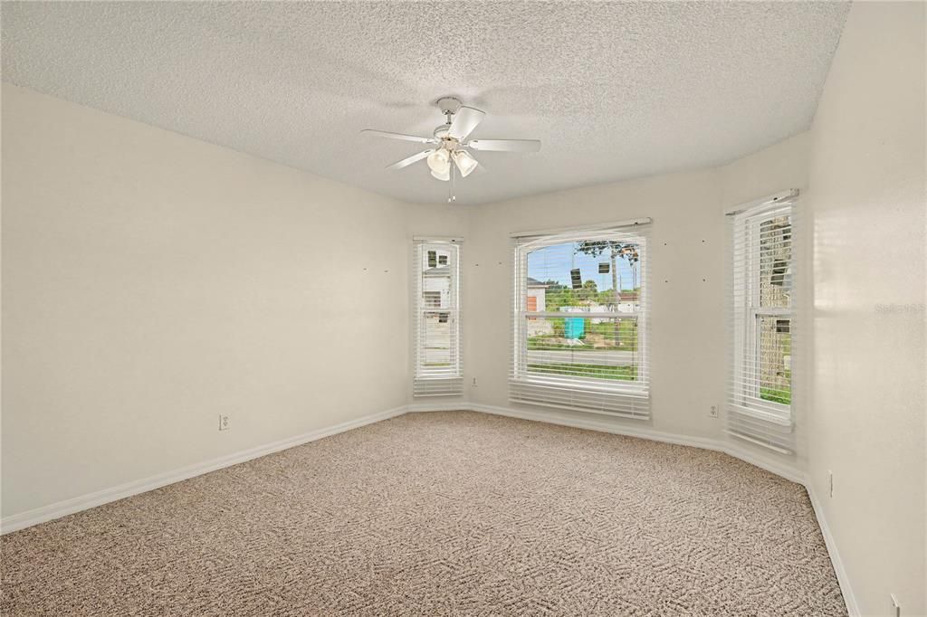 Active With Contract: $339,000 (3 beds, 2 baths, 1850 Square Feet)