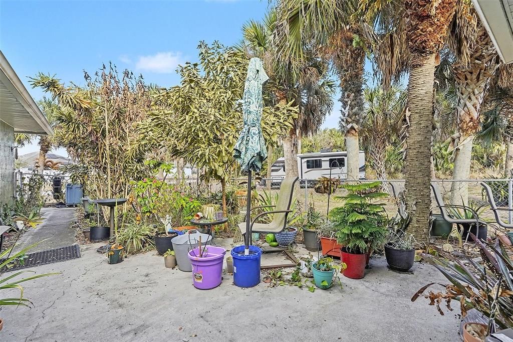 Active With Contract: $339,000 (3 beds, 2 baths, 1850 Square Feet)