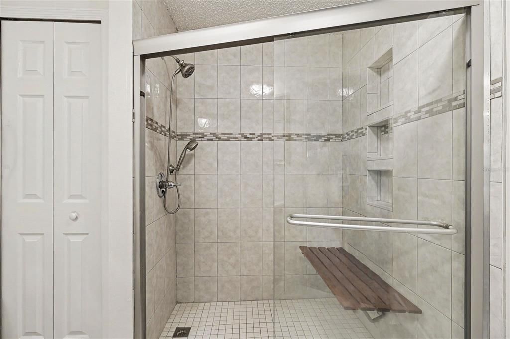 Active With Contract: $339,000 (3 beds, 2 baths, 1850 Square Feet)